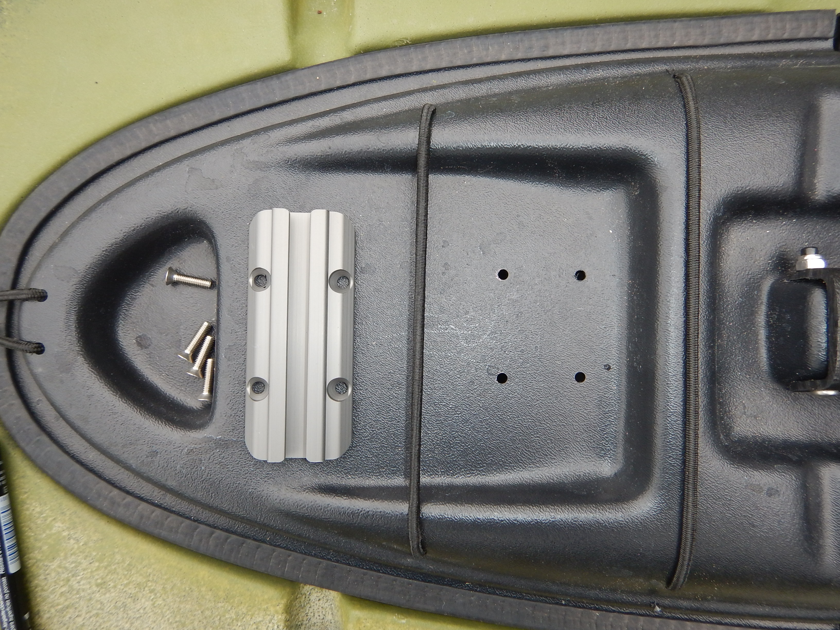 How to mount a big fishfinder on a fishing kayak